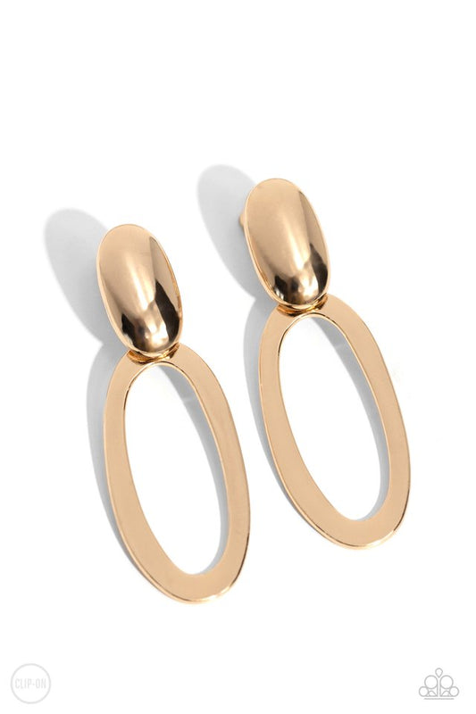 Pull OVAL! - Gold - Paparazzi Earring Image