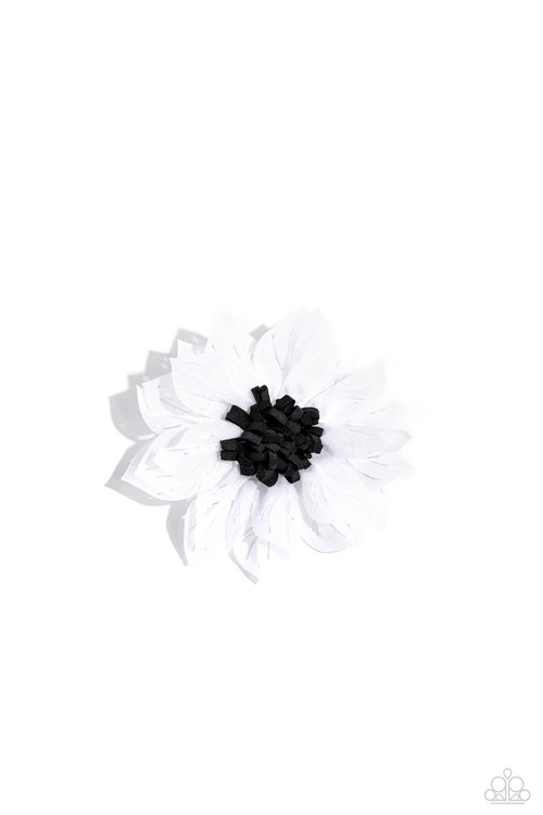 HAUTE Girl Summer - White - Paparazzi Hair Accessories Image