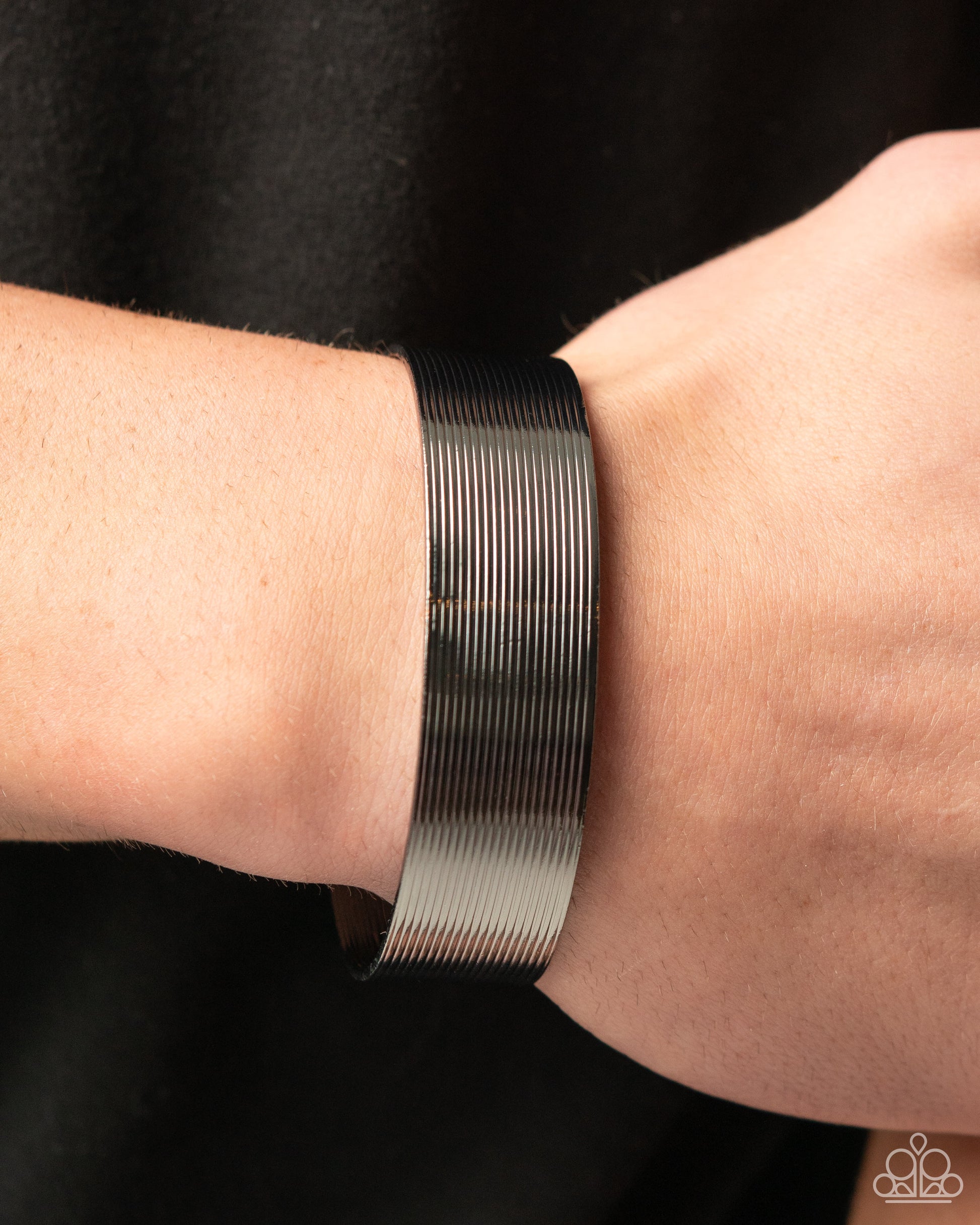 Linear Layers - Black - Paparazzi Bracelet Image