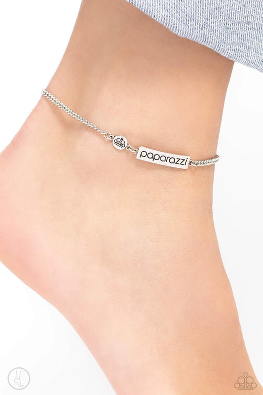 Credible Curves - Silver - Paparazzi Bracelet Image