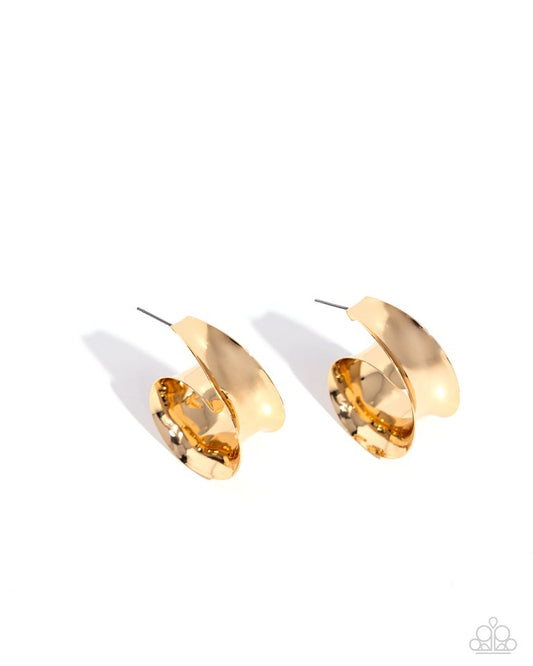 Curly Cadence - Gold - Paparazzi Earring Image