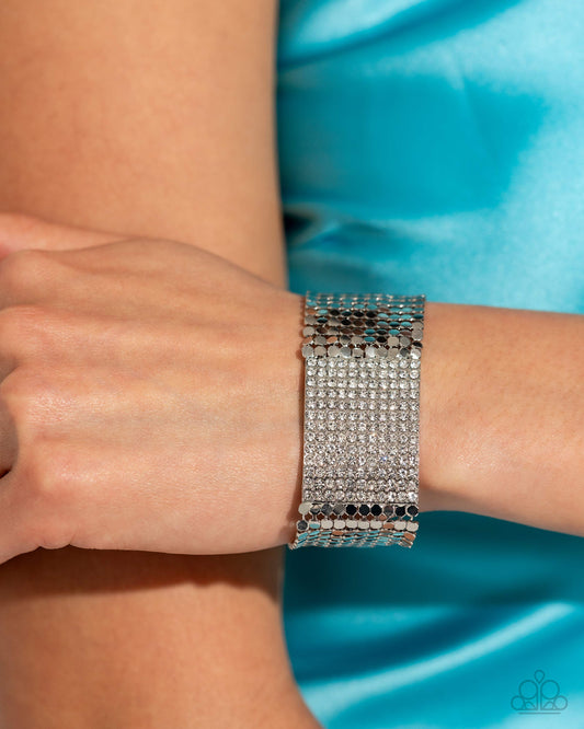 Pulsera Paparazzi ~ Disco Dame - Blanco