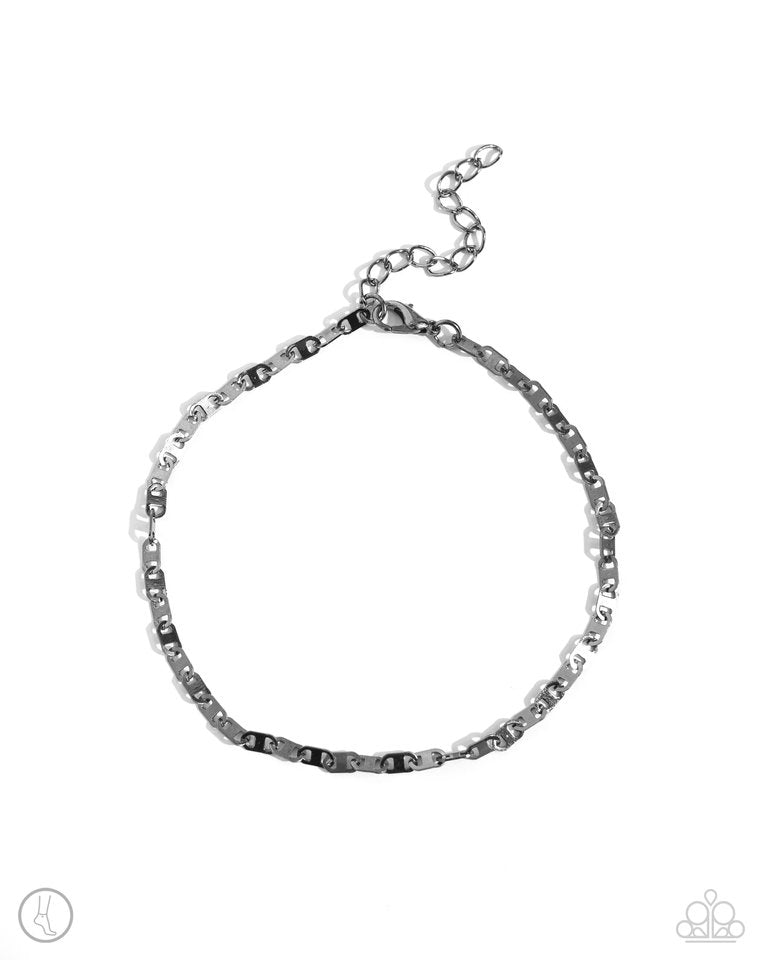 Linked Legacy - Black - Paparazzi Bracelet Image