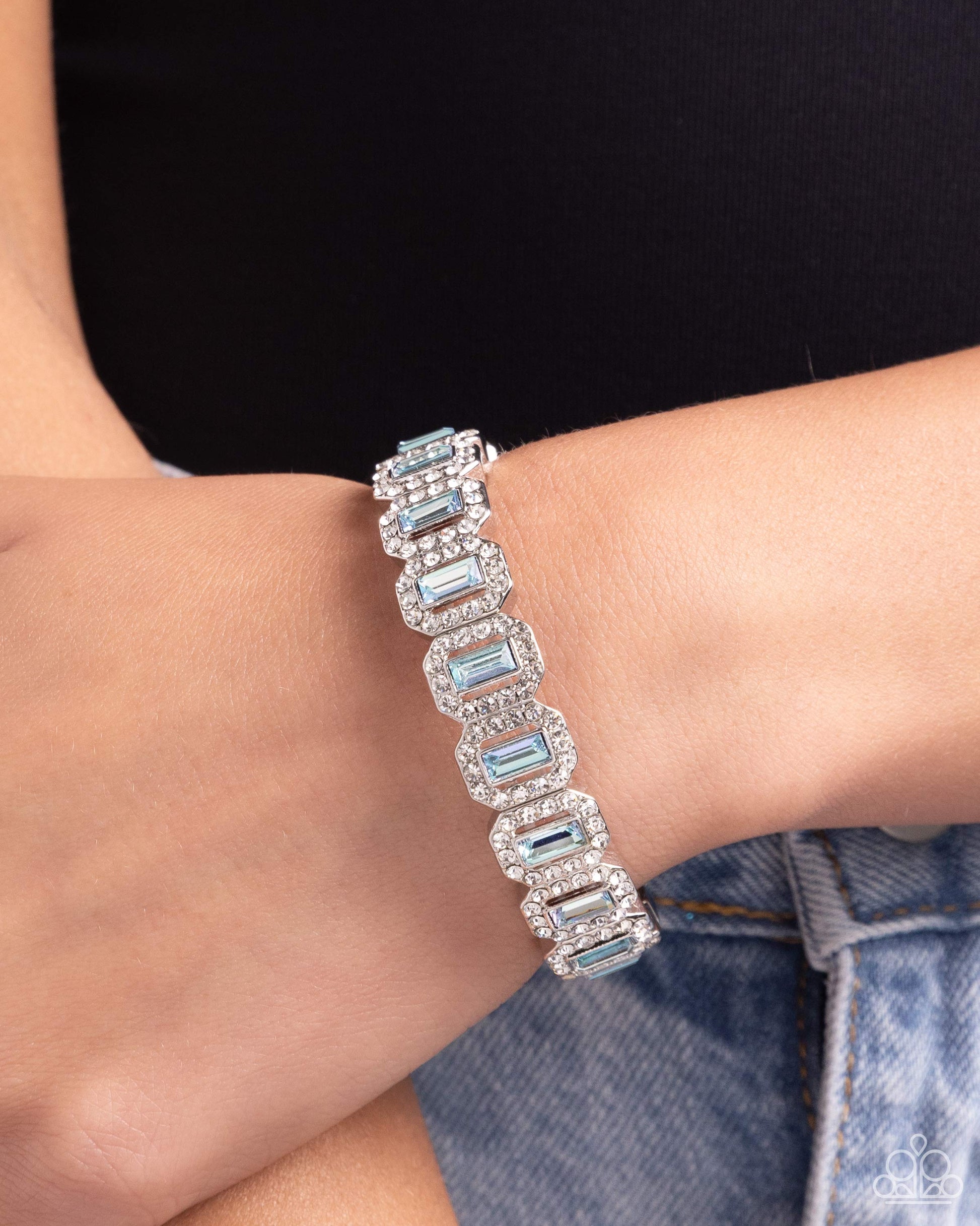 Gasp-Worthy Glitter - Blue - Paparazzi Bracelet Image