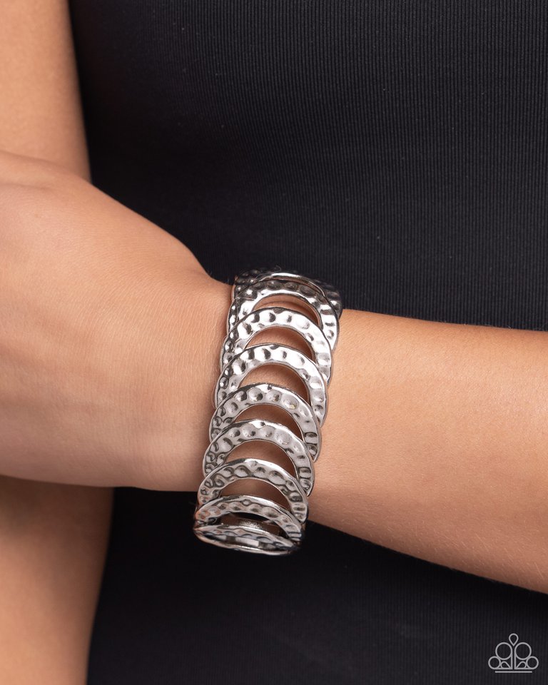 Hardware Haute - Silver - Paparazzi Bracelet Image