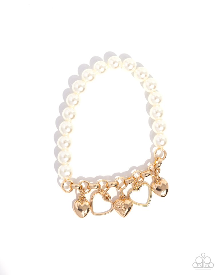 Charming Candidate - Gold - Paparazzi Bracelet Image