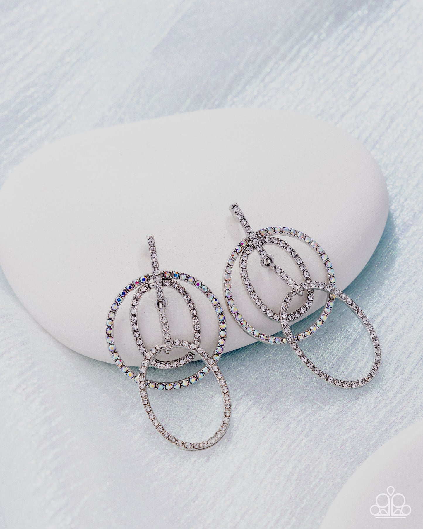 Geometric Glitz - Paparazzi Earring Image