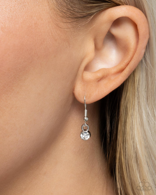 Looking Ladylike - Paparazzi Necklace Image