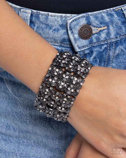 Woven Wardrobe - Paparazzi Bracelet Image