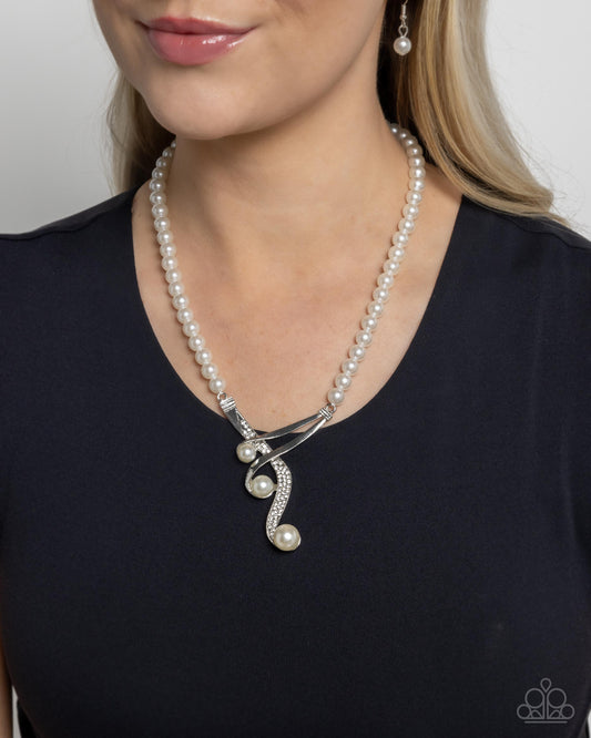 Elegant Entourage - Paparazzi Necklace Image