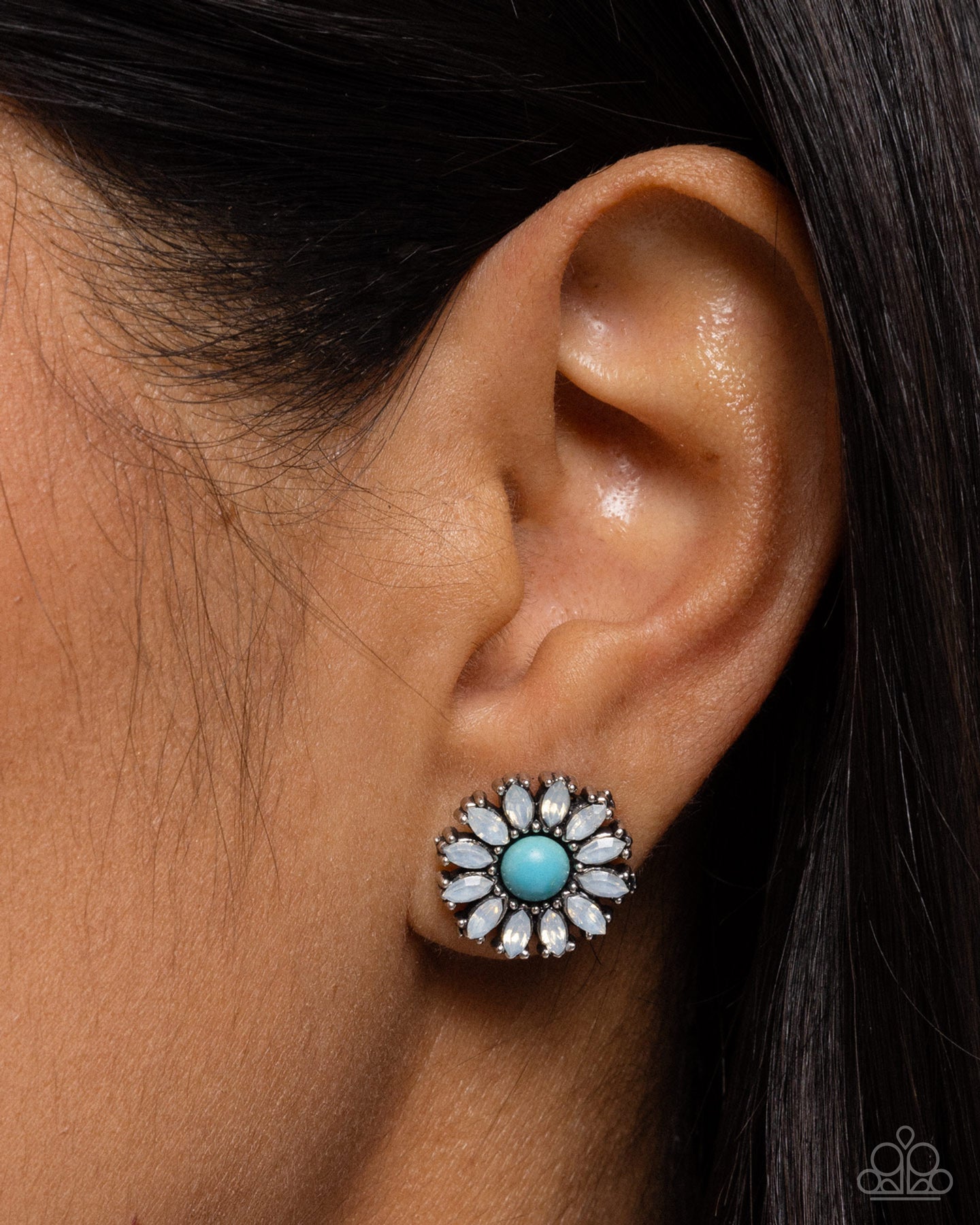 Santa Fe Showcase - Blue - Paparazzi Earring Image
