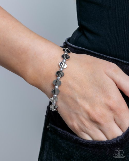 Worldwide Whimsy - Paparazzi Bracelet Image