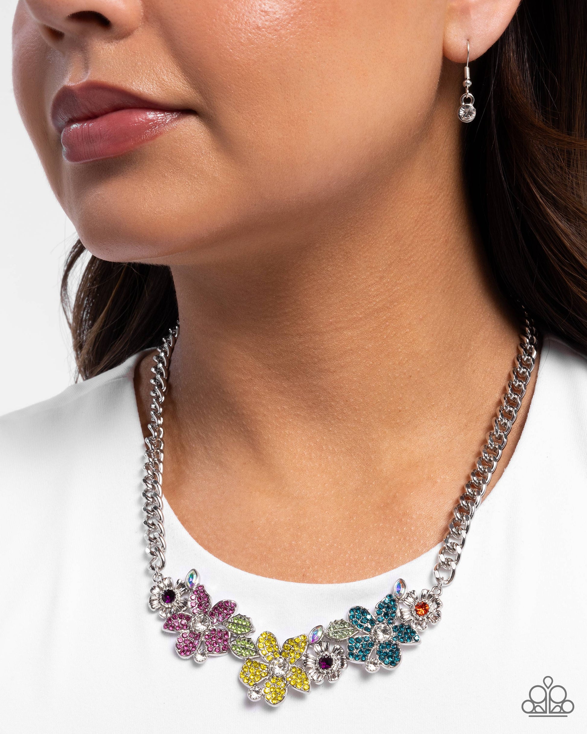 Guiding Garden - Paparazzi Necklace Image