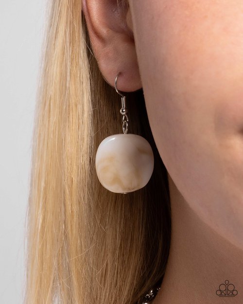 Worthwhile Wheels - Paparazzi Necklace Image