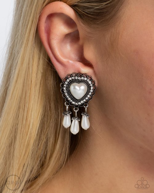 Sumptuous Story - Paparazzi Earring Image