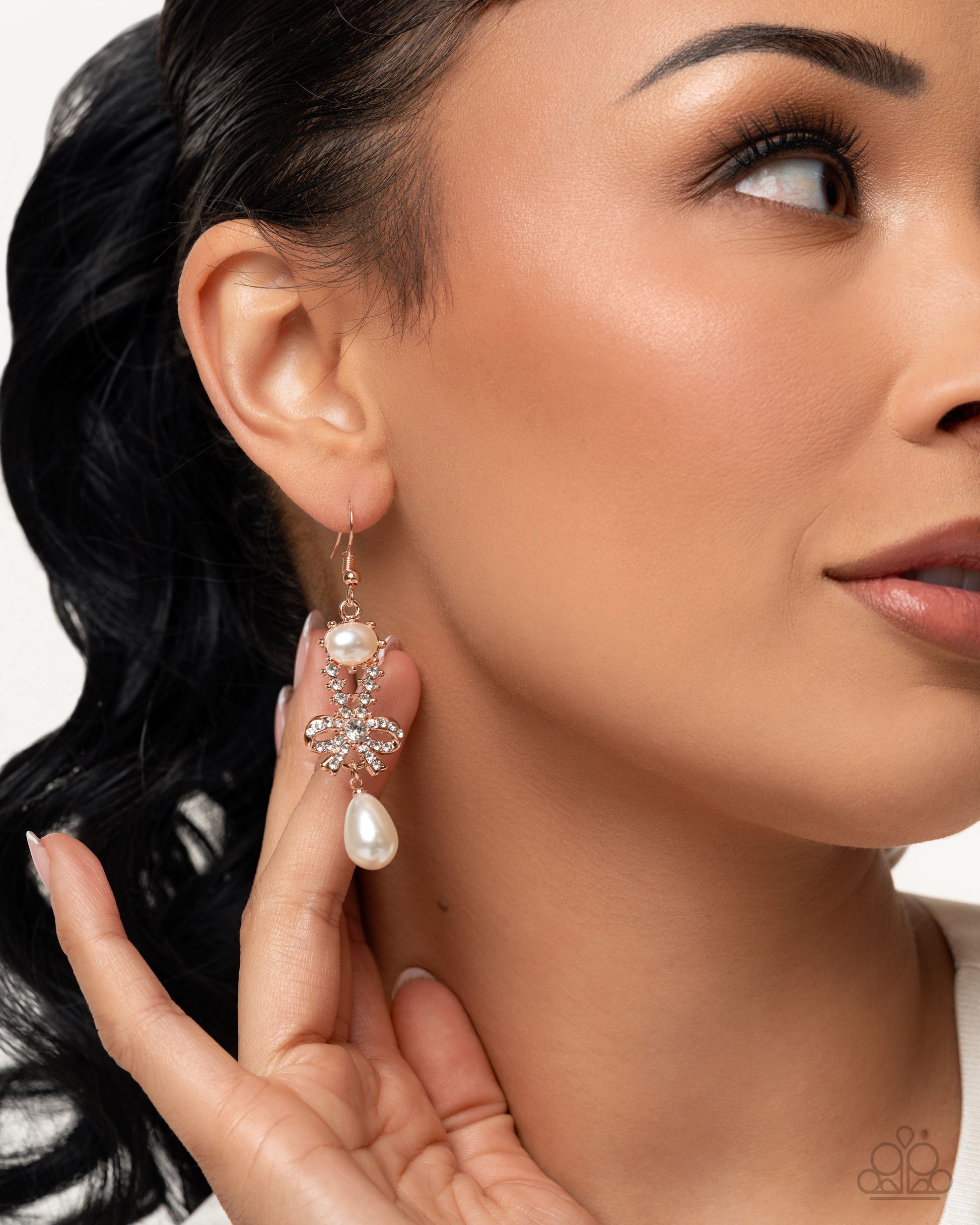 Alluring Advocate - Gold - Paparazzi Earring Image