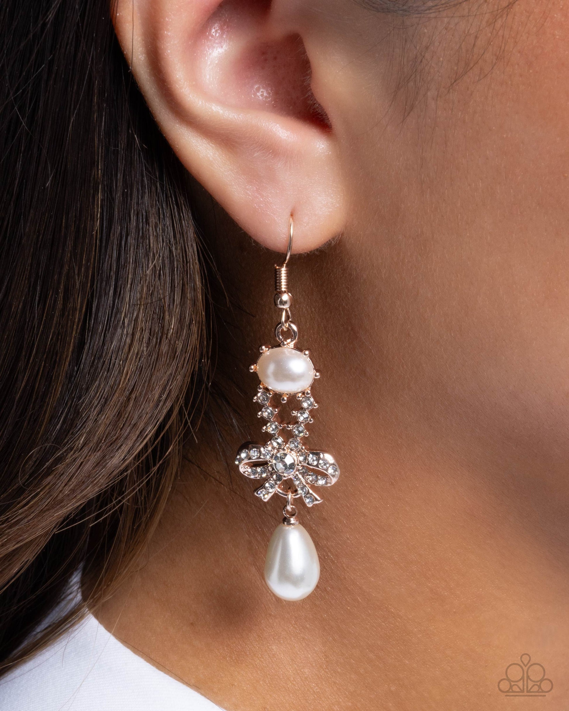 Alluring Advocate - Gold - Paparazzi Earring Image