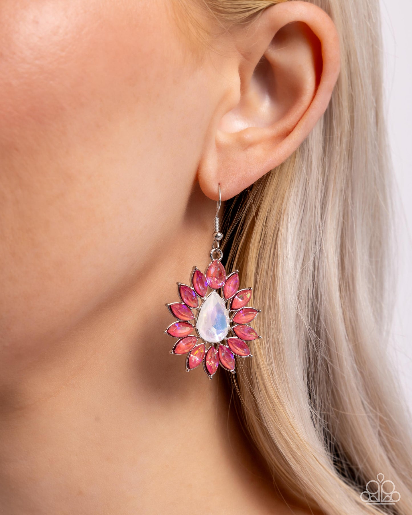 Giddy Generosity - Paparazzi Earring Image