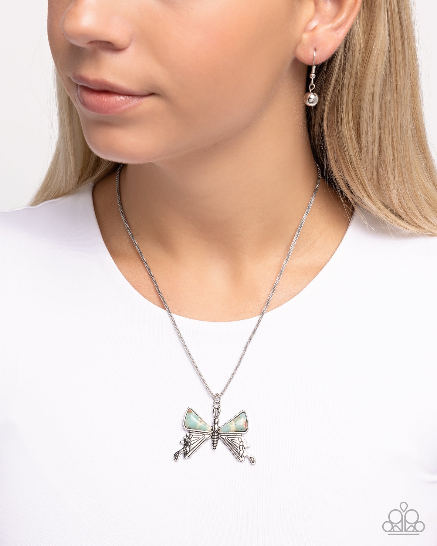 Down to Earth Descent - Paparazzi Necklace Image
