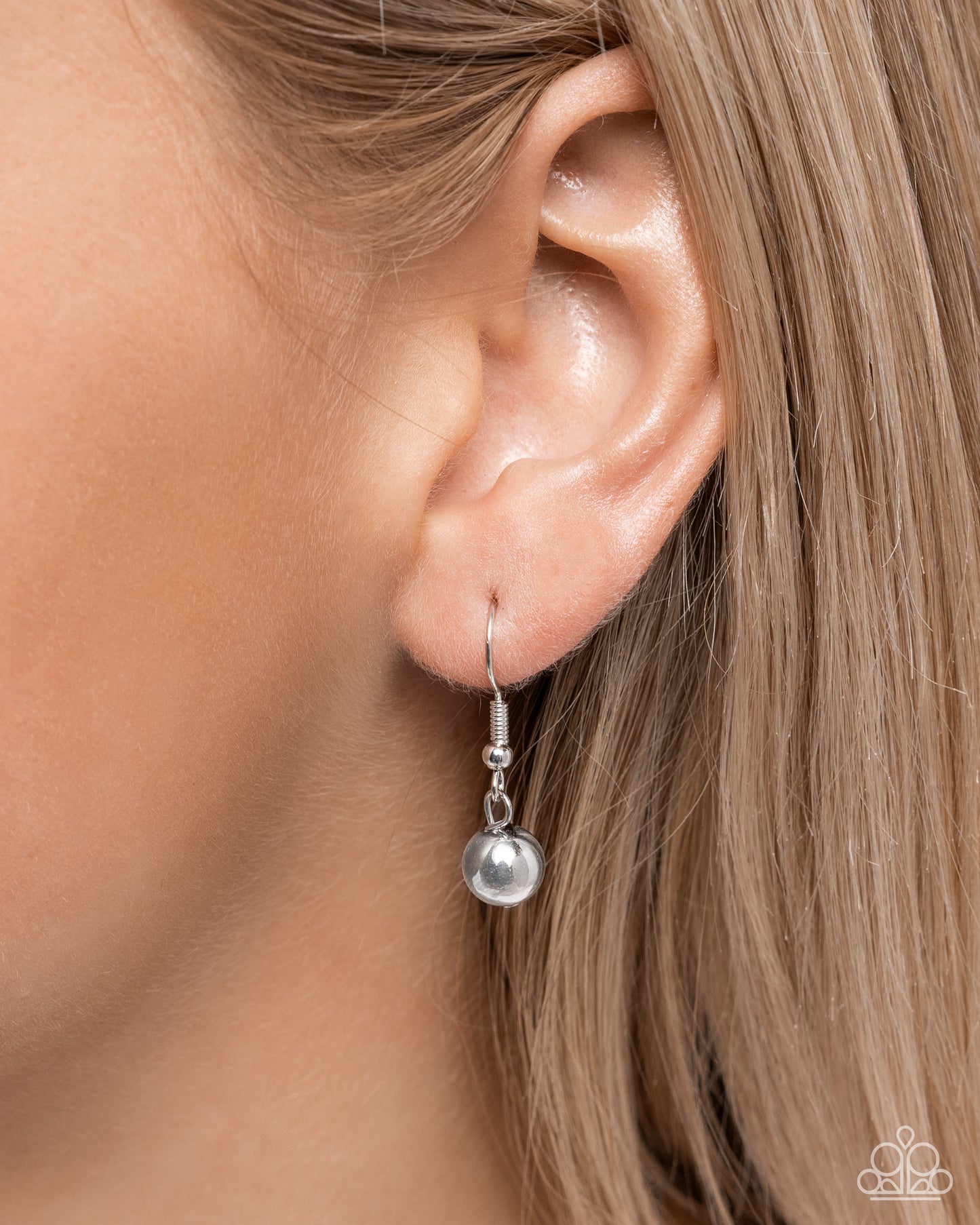 Down to Earth Descent - Paparazzi Necklace Image