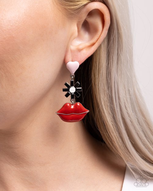 Let Me Kiss You - Earrings - Paparazzi Earring Image