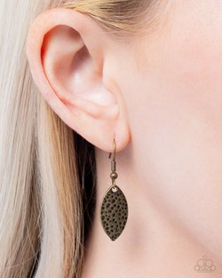 Hard Days Work - Paparazzi Necklace Image