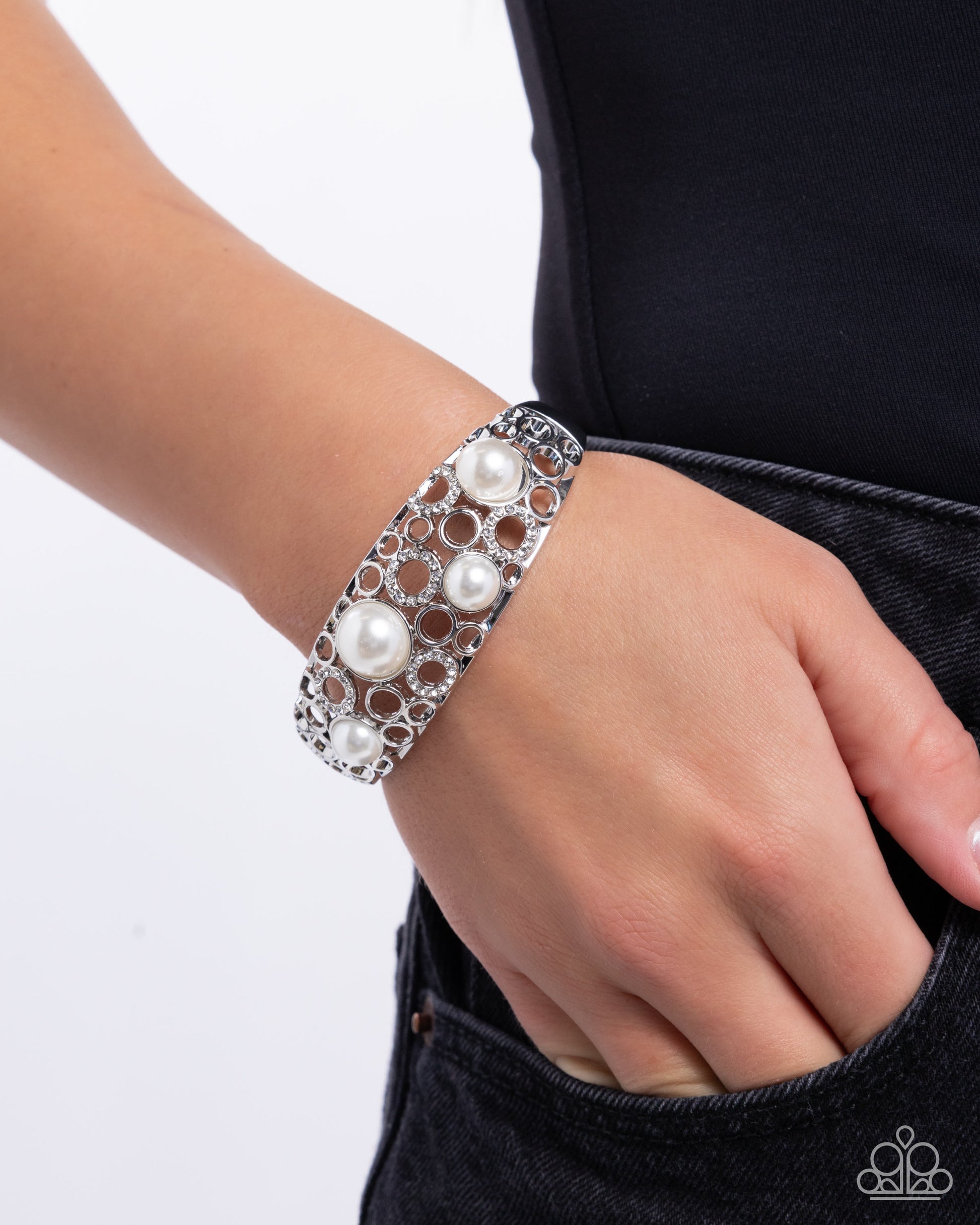 Cultured Confidence - White - Paparazzi Bracelet Image