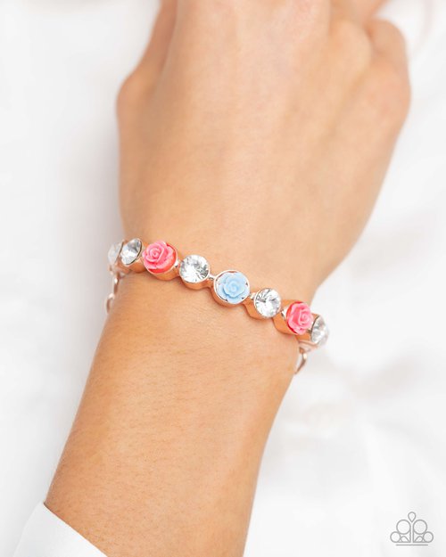 Complete Look - Gold - Paparazzi Product Image