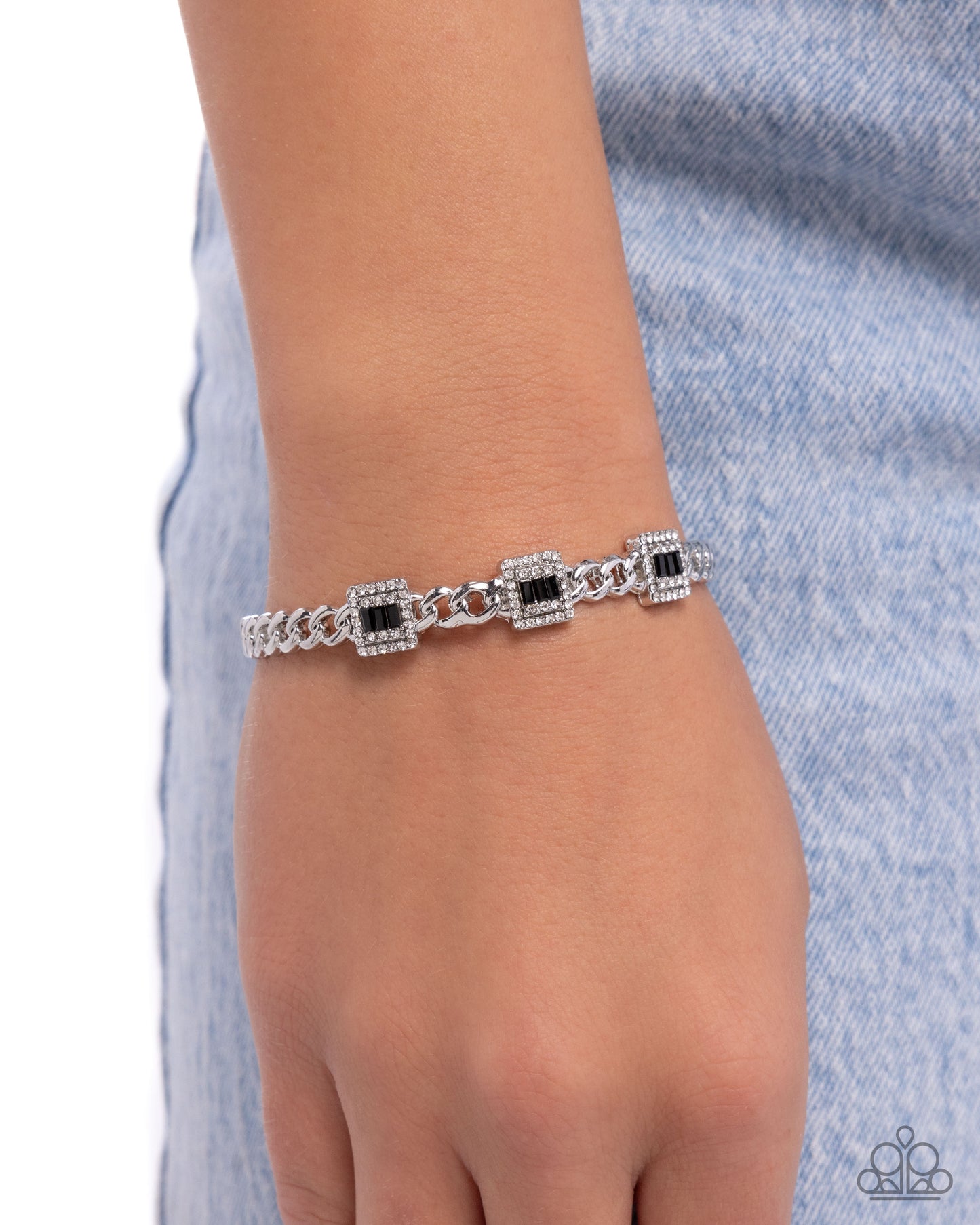 Suitable Squares - Black - Paparazzi Bracelet Image