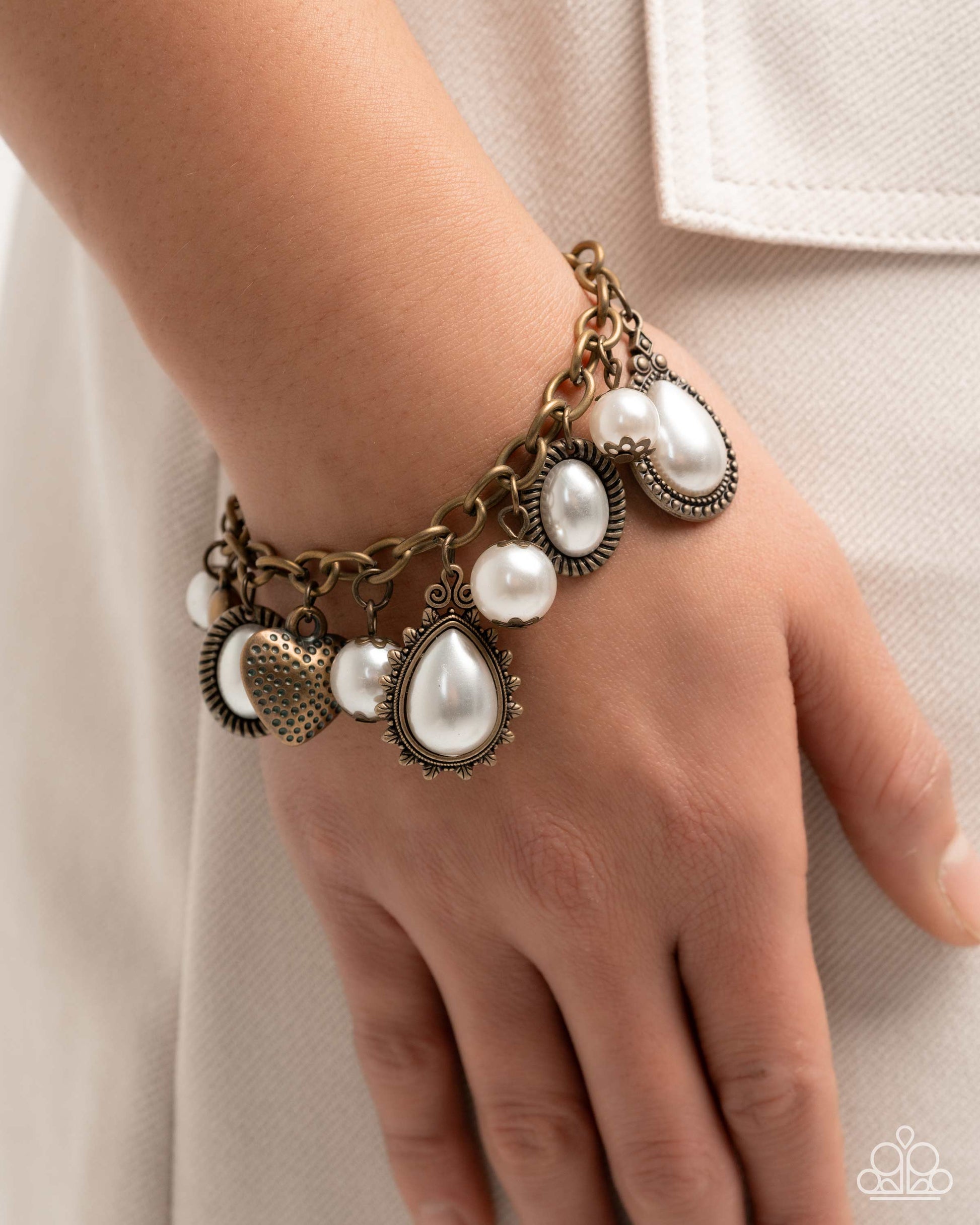 Pearly Pact - Complete Look - Brass - Paparazzi Product Image