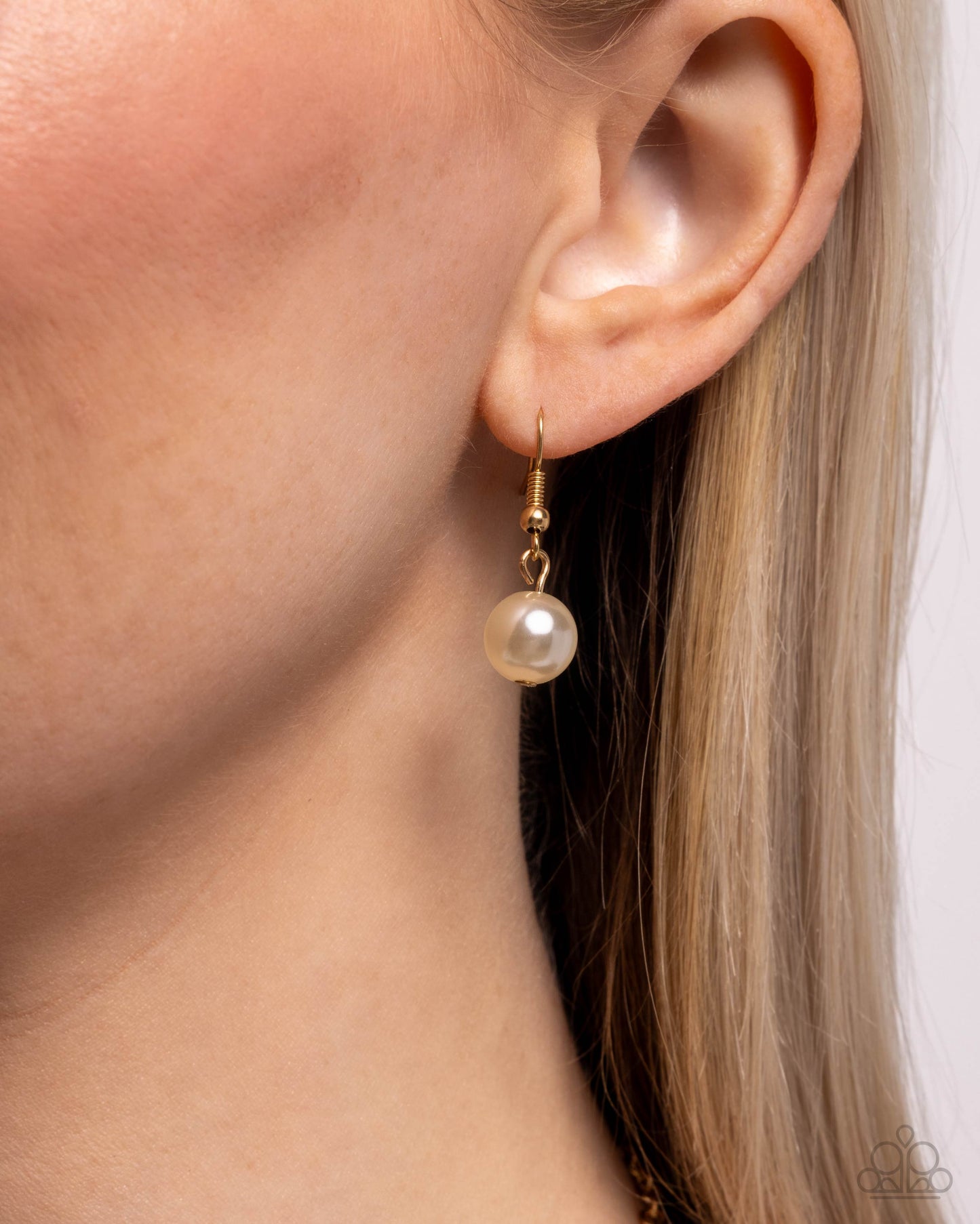 Angelic Arrangement - Gold - Paparazzi Necklace Image