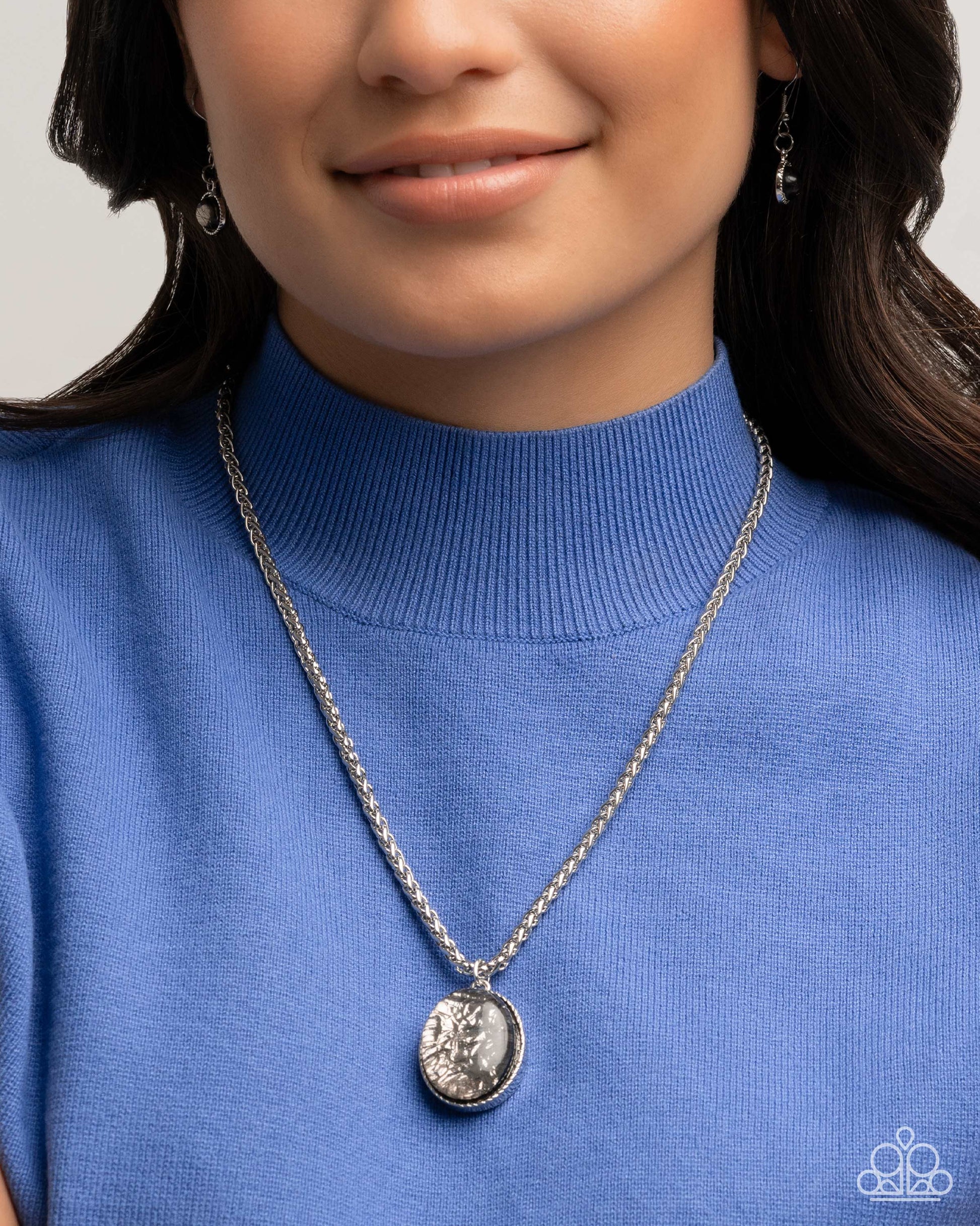 Rule the Light - Complete Look - Silver - Paparazzi Product Image