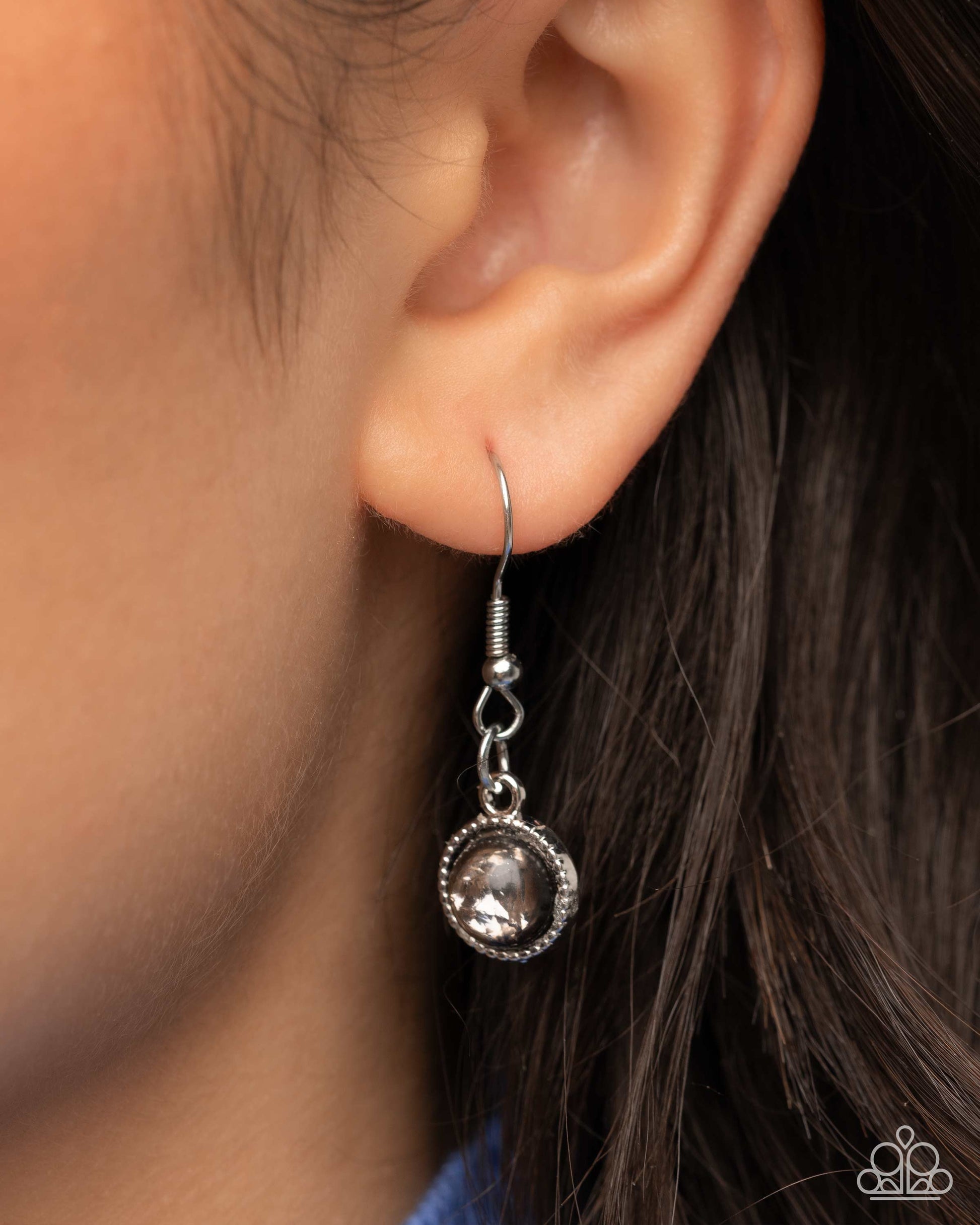 Rule the Light - Complete Look - Silver - Paparazzi Product Image