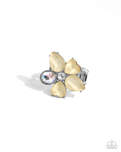 Fanciful Feature - Paparazzi Ring Image