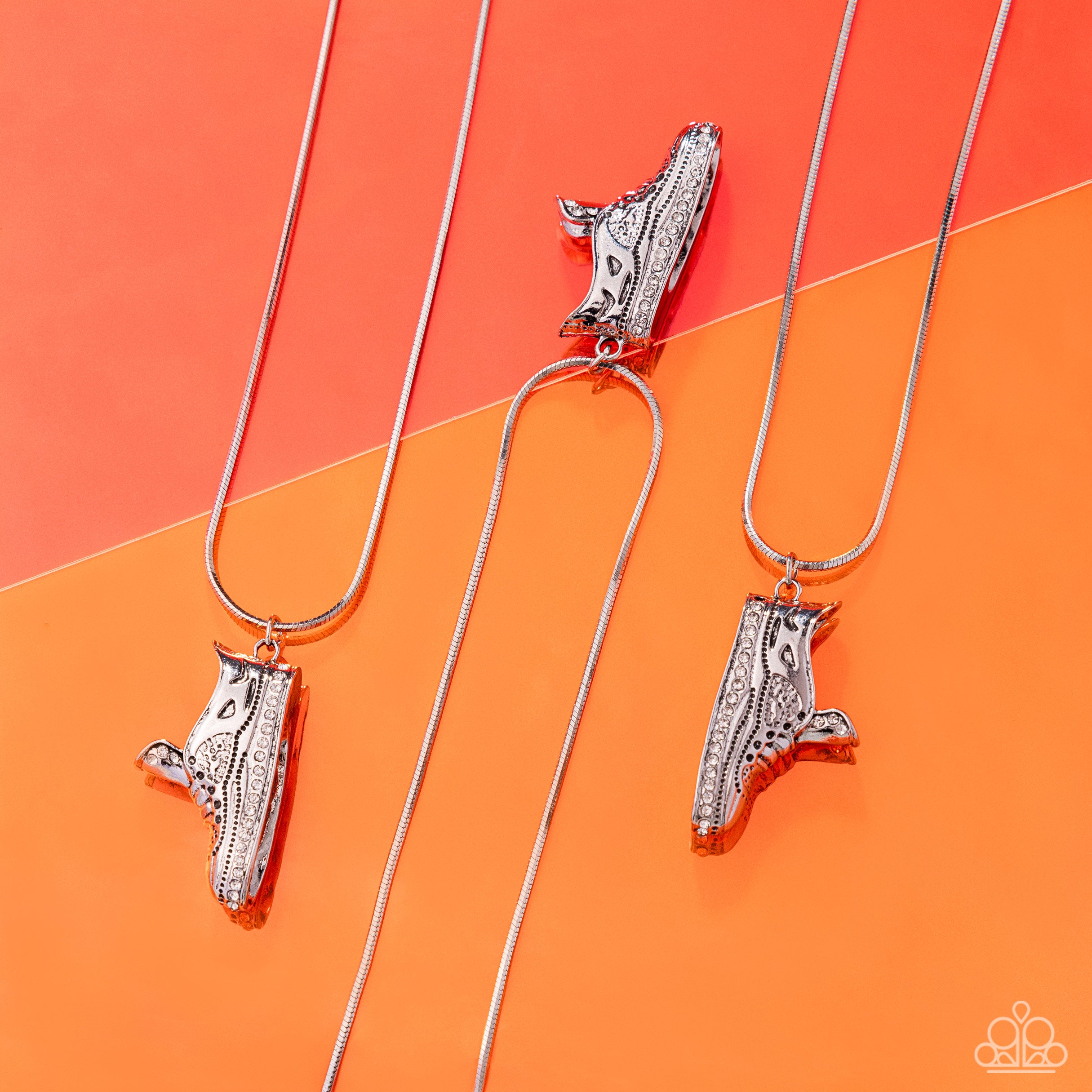 Paparazzi Necklace ~ Sneaker Shimmer - White – Paparazzi Jewelry