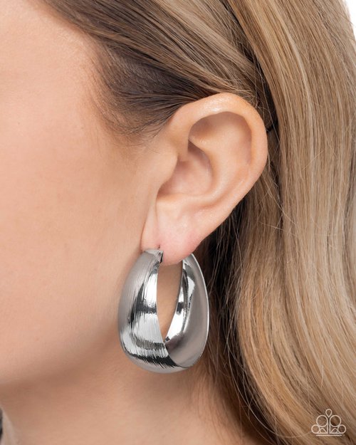 Subtle Sheen - Paparazzi Earring Image