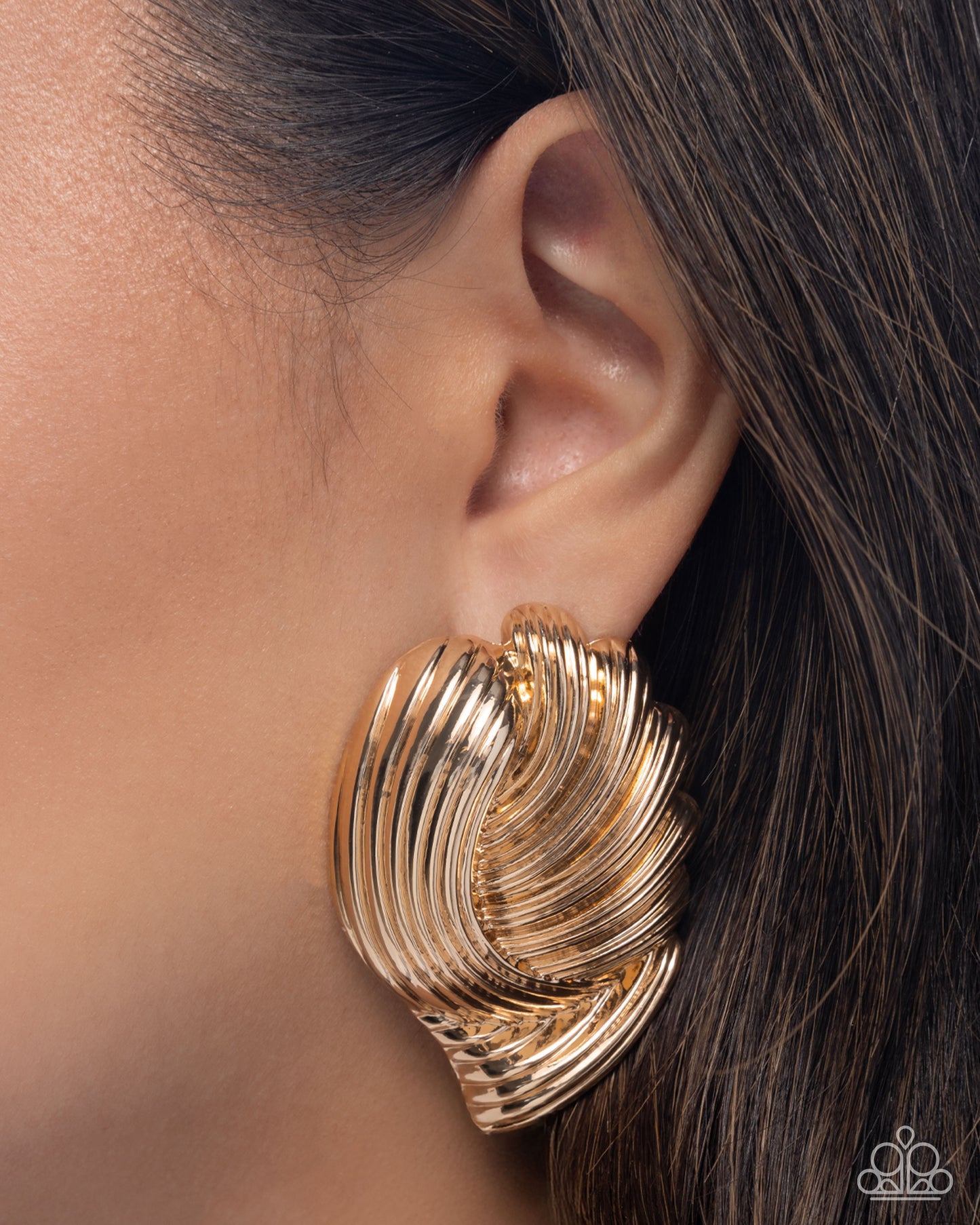 Carnivale Confidence - Gold - Paparazzi Earring Image