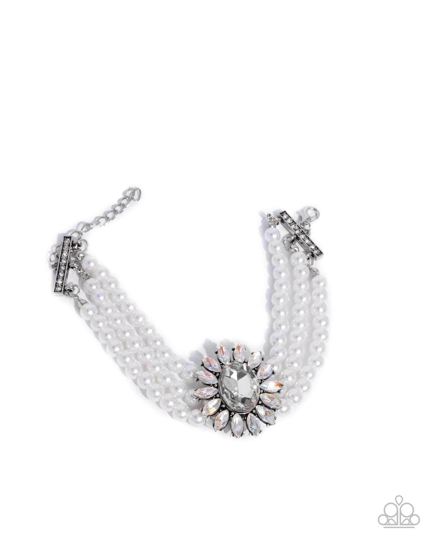 Conscious Chic - Complete Look - White - Paparazzi Product Image