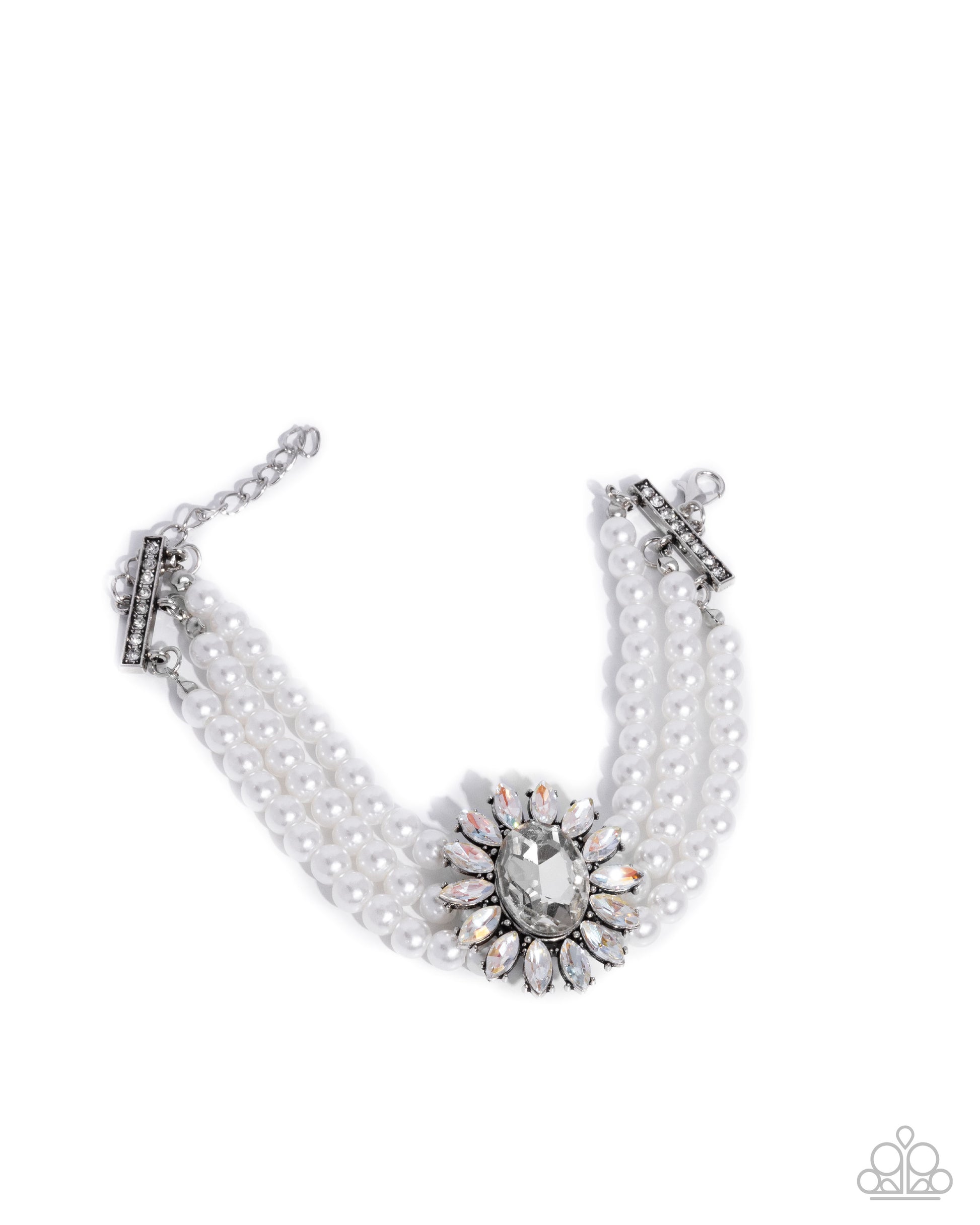 Conscious Chic - Complete Look - White - Paparazzi Product Image