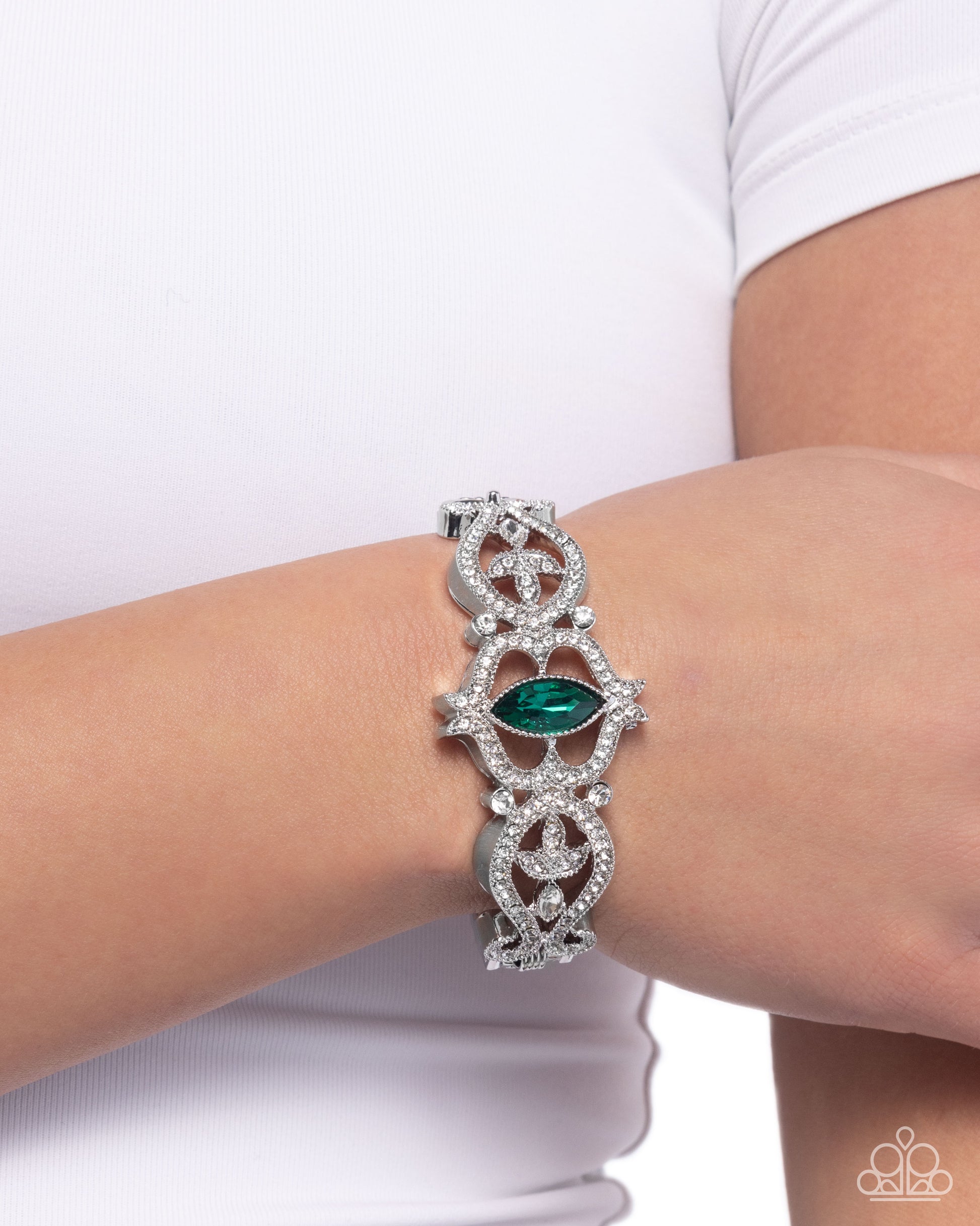 Courtly Coquette - Green - Paparazzi Bracelet Image
