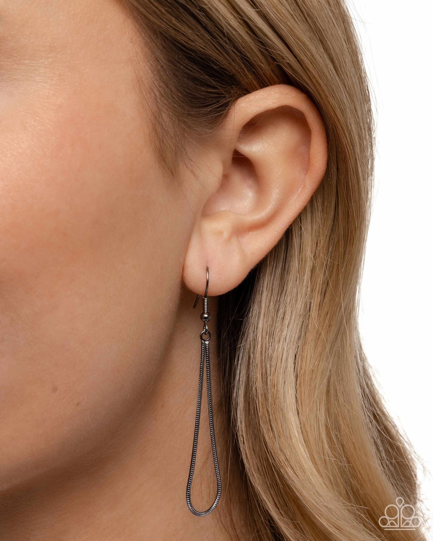 Threaded Transit - Black - Paparazzi Necklace Image