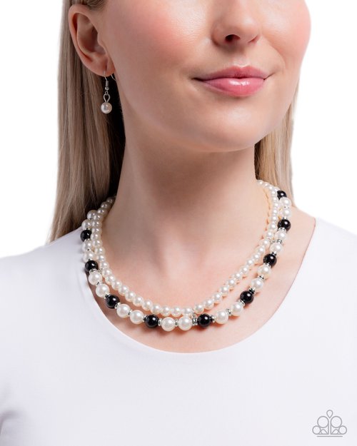 Pearl Pageantry - Paparazzi Necklace Image