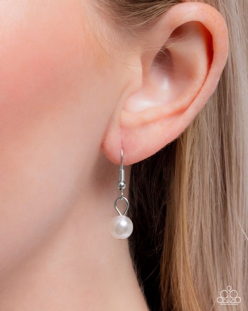 Pearl Pageantry - Paparazzi Necklace Image