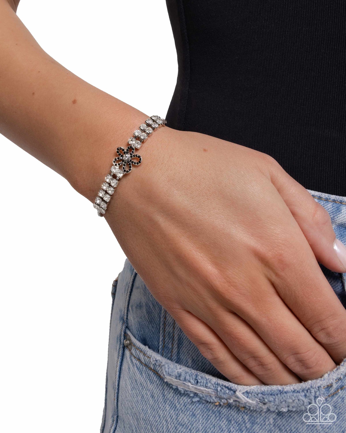 Blooming Breakthrough - Paparazzi Bracelet Image