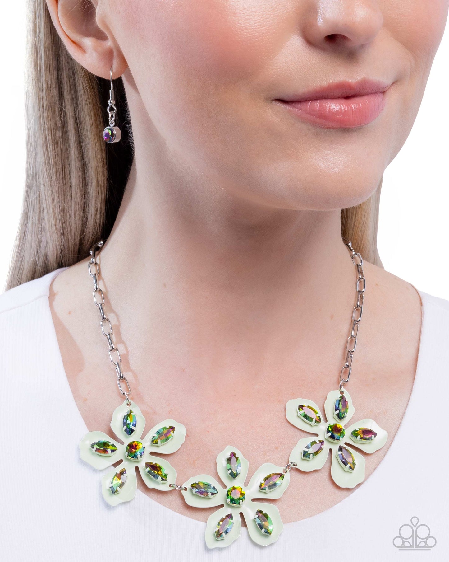 Prismatic Prestige - Green - Paparazzi Necklace Image