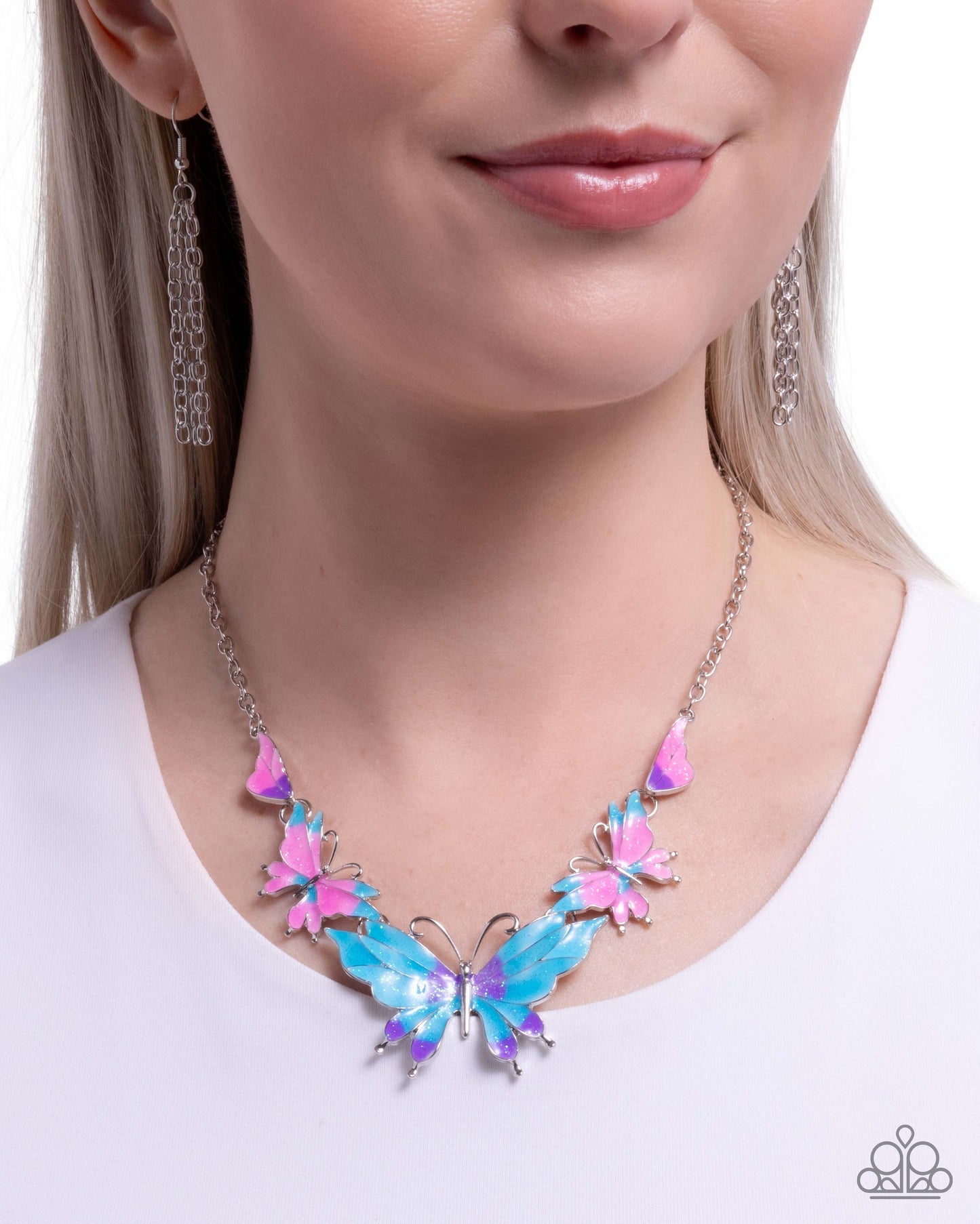 Floating Feature - Paparazzi Necklace Image
