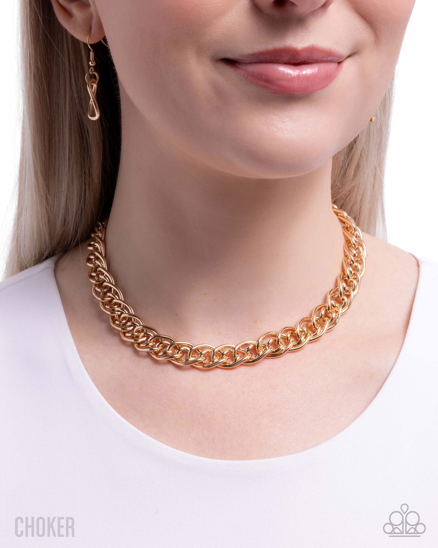 Lustrous Links - Gold - Paparazzi Necklace Image