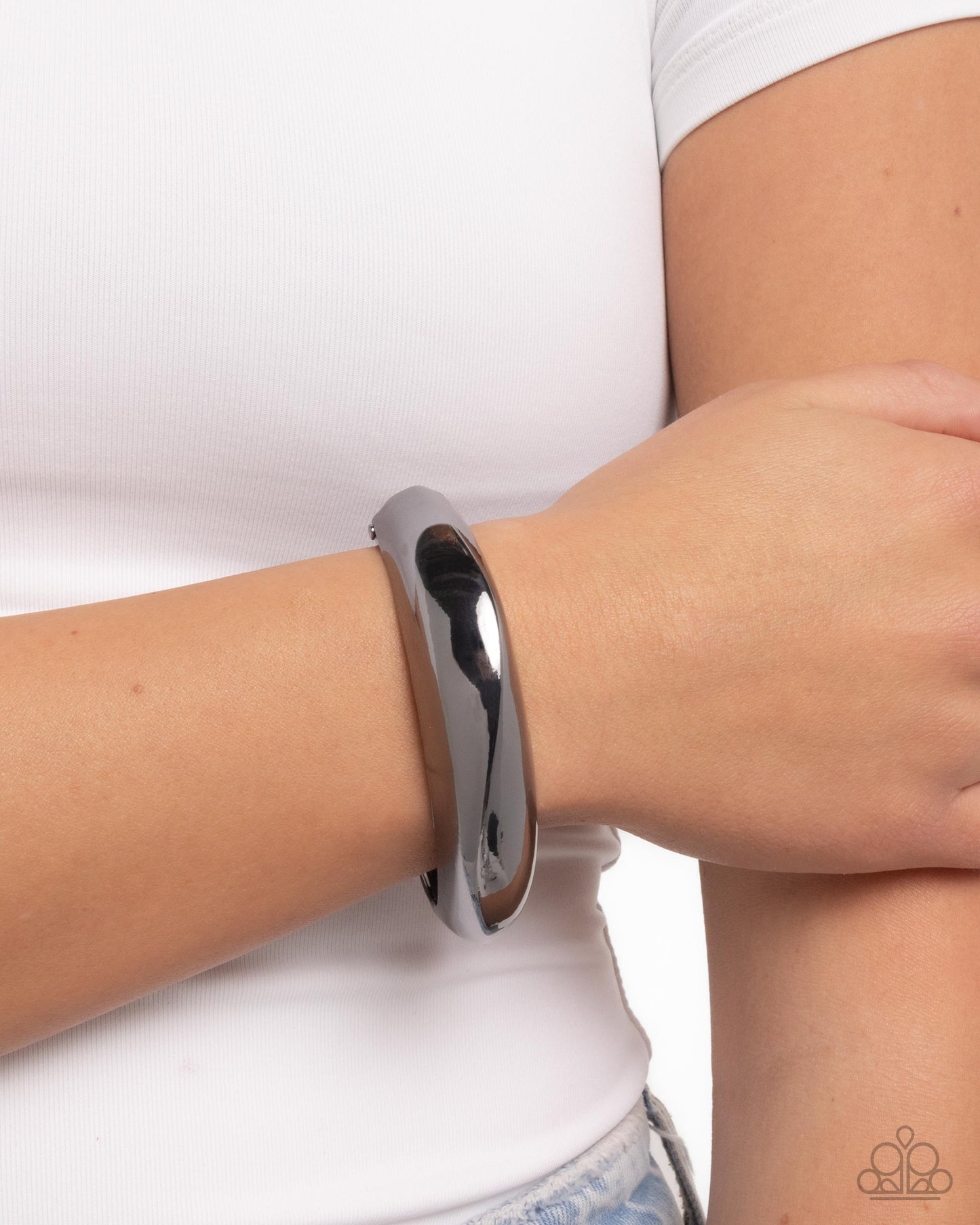 Sleek Sojourn - Paparazzi Bracelet Image