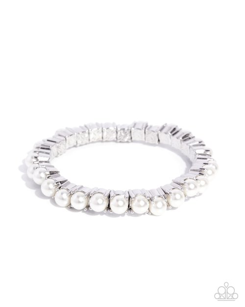Principal Pearls - Paparazzi Bracelet Image