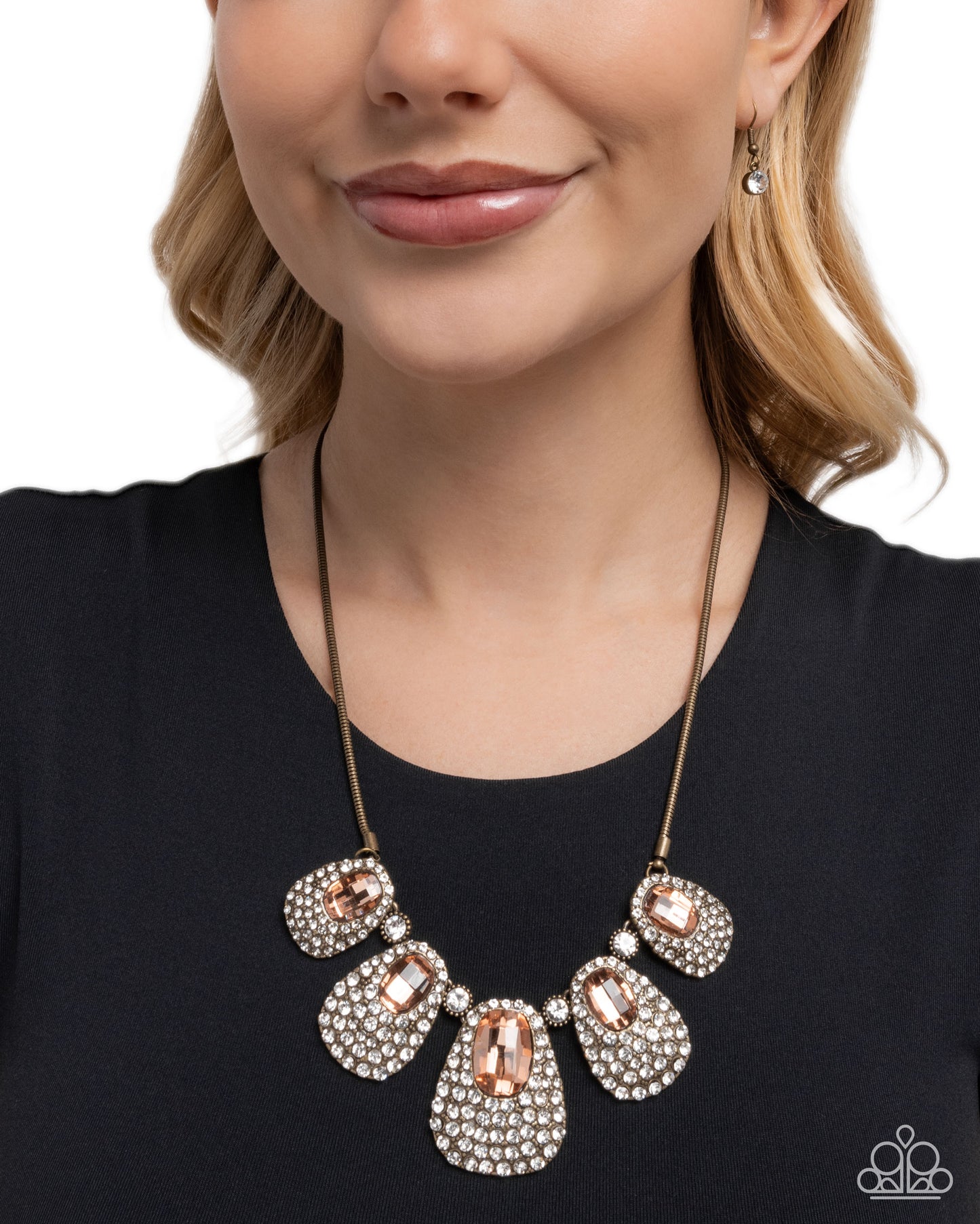 Oval Ovation - Brass - Paparazzi Necklace Image